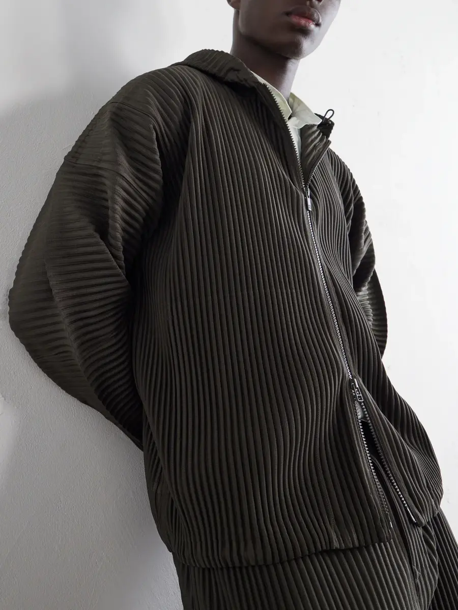 Homme Plissé Issey Miyake July Pleated Zip-Up Hoodie - Men | Thumbnail 5 Homme Plissé Issey Miyake July Pleated Zip-Up Hoodie - Men | Thumbnail 5