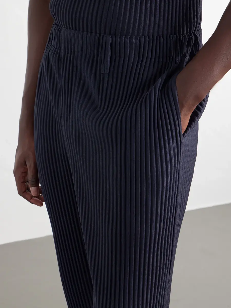 Homme Plissé Issey Miyake Pleated Tapered-Leg Trousers - Men | Thumbnail 5 Homme Plissé Issey Miyake Pleated Tapered-Leg Trousers - Men | Thumbnail 5