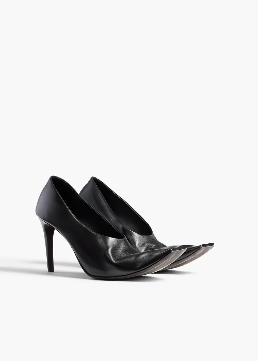 Khaite Marlene Pump In Black Glazed Leather | Thumbnail 3