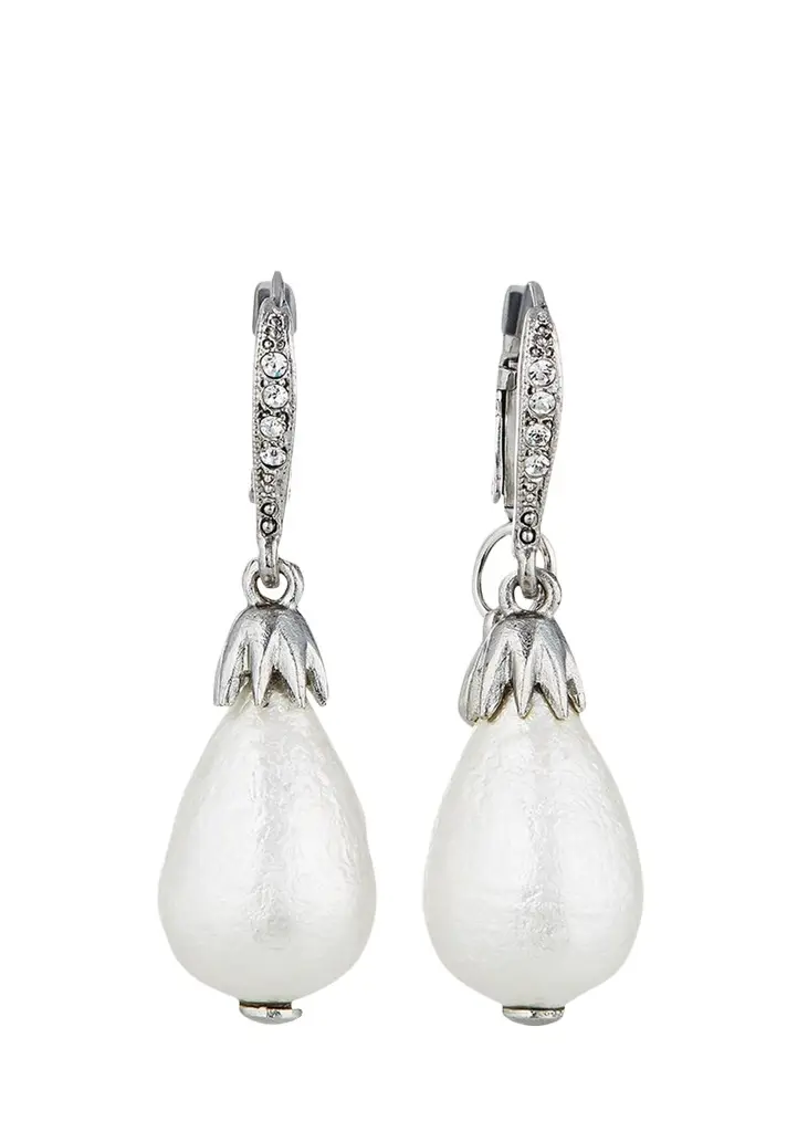 Oscar de la Renta Classic Pearly Clip Earrings | Image 1 Oscar de la Renta Classic Pearly Clip Earrings | Image 1