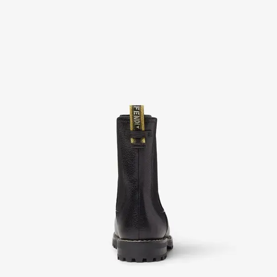 Fendi With clean lines and utility-inspired hardware details | Thumbnail 3 Fendi With clean lines and utility-inspired hardware details | Thumbnail 3