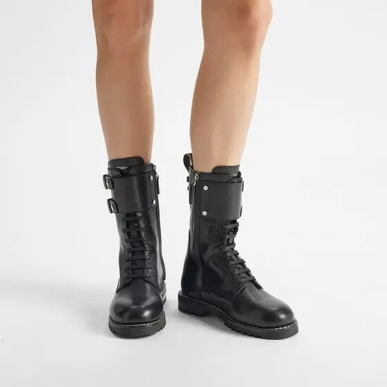 Fendi With clean lines and utility-inspired hardware details | Thumbnail 5 Fendi With clean lines and utility-inspired hardware details | Thumbnail 5