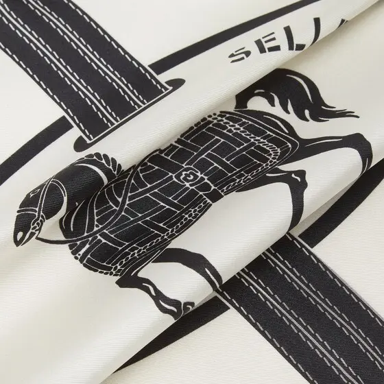 Fendi Selleria Foulard | Thumbnail 2