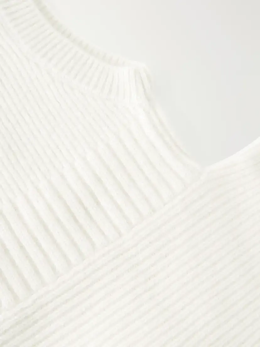 Arch4 August Ribbed Cashmere Snood | Thumbnail 3