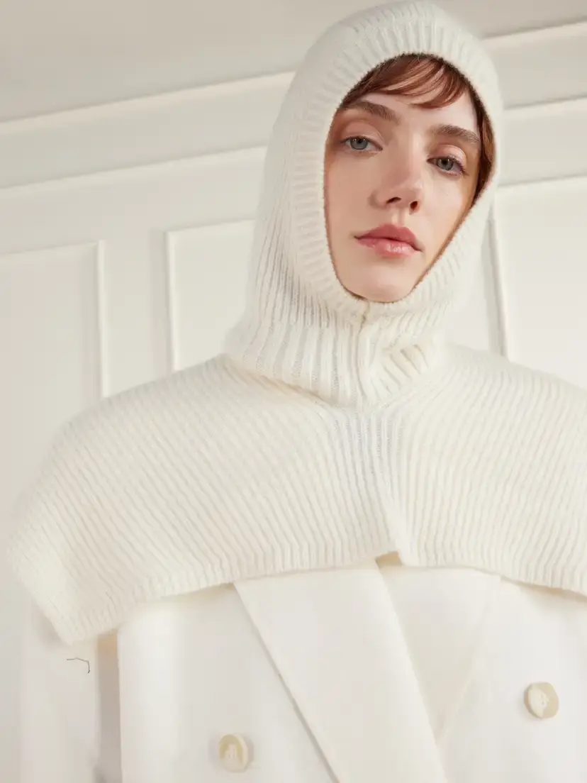 Arch4 August Ribbed Cashmere Snood | Thumbnail 4