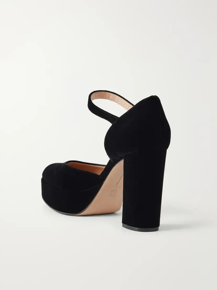 Gianvito Rossi 70 Velvet Pumps | Thumbnail 3