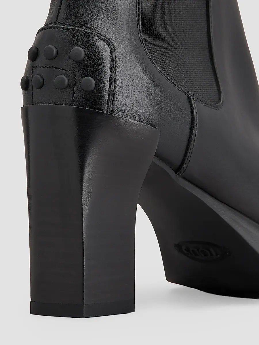 Tod's Women's 80MM Leather Chelsea Boots | Thumbnail 4