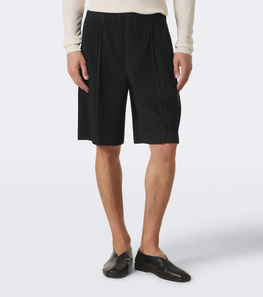 Homme Plissé Issey Miyake Homme Plissé Issey Miyake Monthly Colors: August pleated Bermuda shorts | Thumbnail 2 Homme Plissé Issey Miyake Homme Plissé Issey Miyake Monthly Colors: August pleated Bermuda shorts | Thumbnail 2