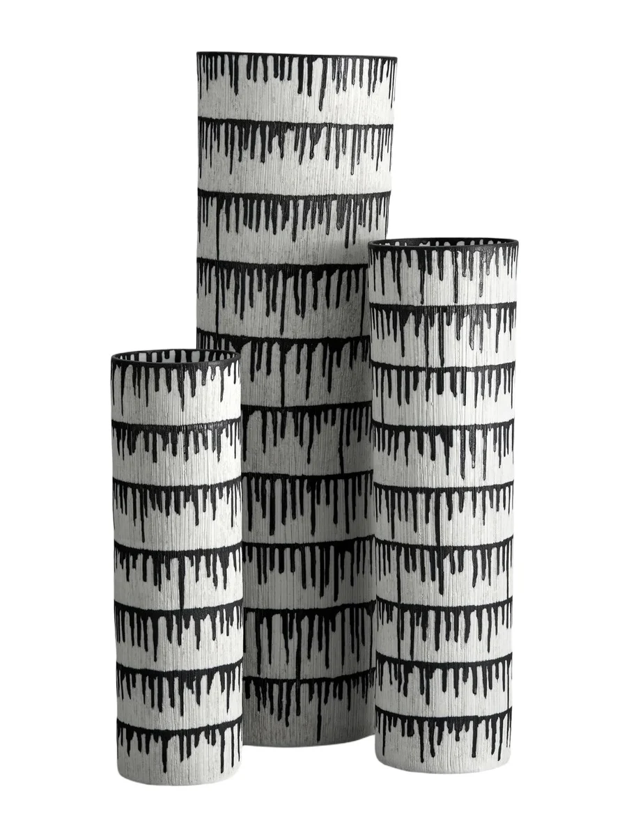 L'Objet Atelier Tokasu Cylindrical Porcelain Vase
