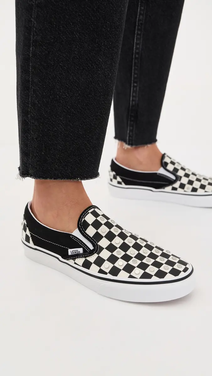 Vans Classic Slip On Unisex Sneakers | Thumbnail 3