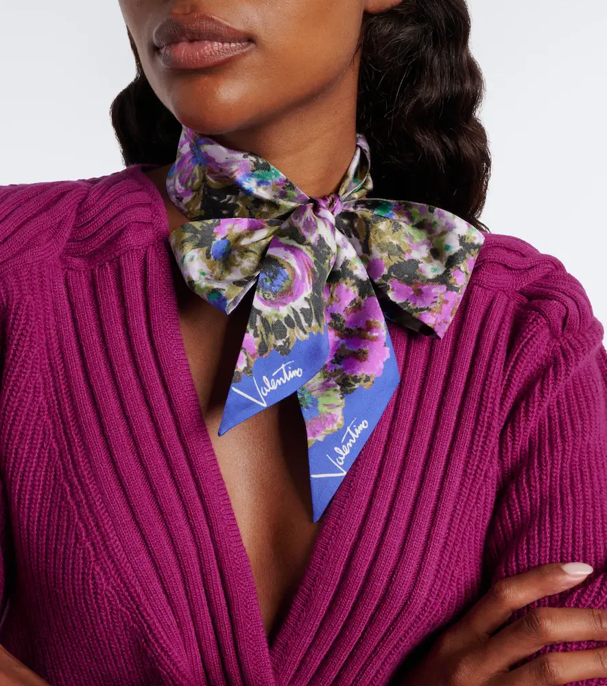 Valentino Garavani Floral silk scarf | Thumbnail 4