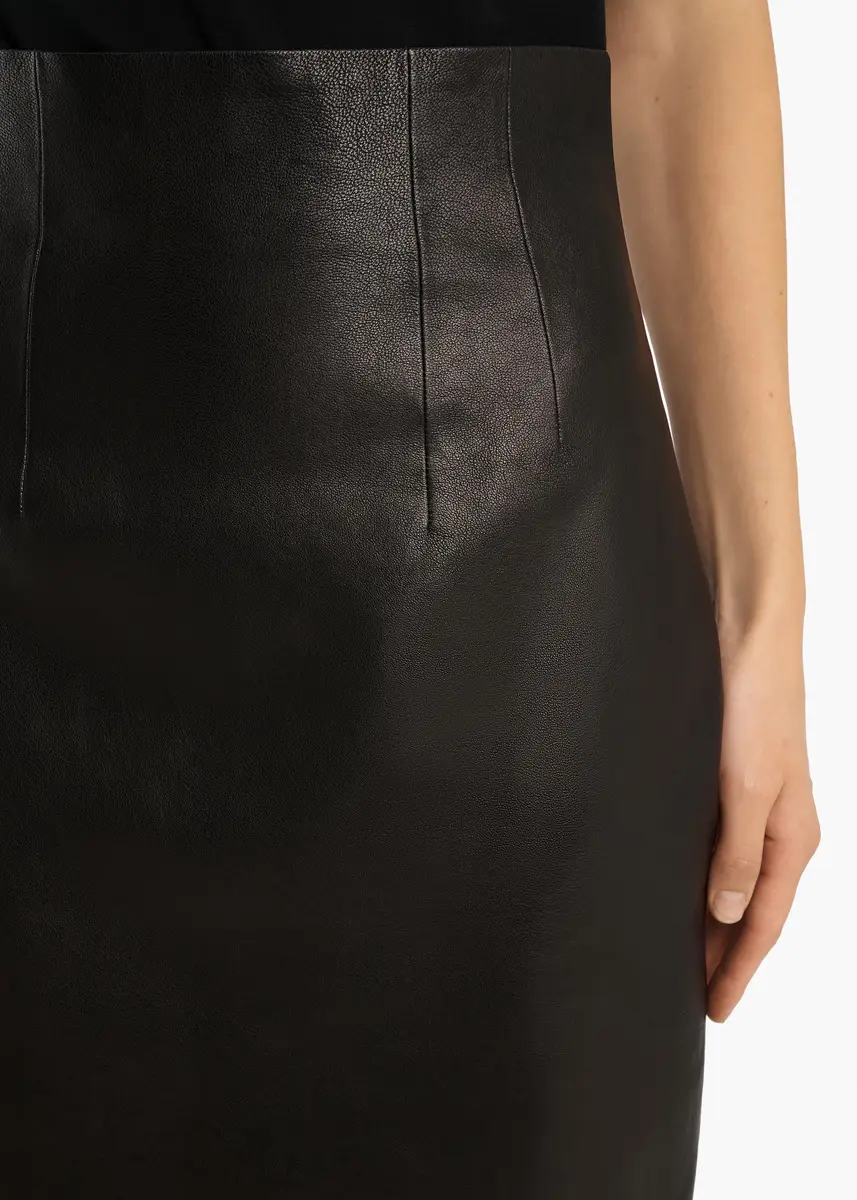 Khaite Loxley Skirt In Black Leather | Thumbnail 5
