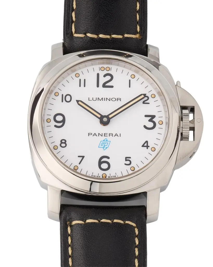 Vintage Watches Panerai Luminor Base Logo Acciaio 44mm Vintage 2015 Watch | Image 1 Vintage Watches Panerai Luminor Base Logo Acciaio 44mm Vintage 2015 Watch | Image 1