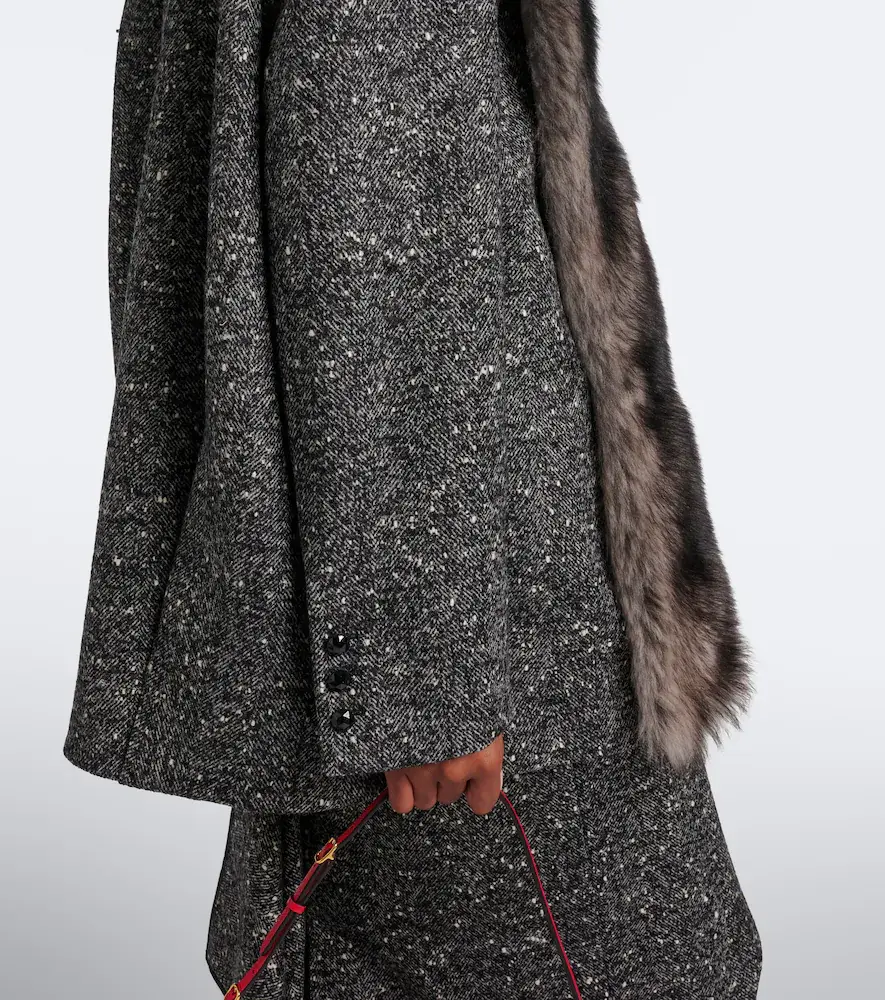 Valentino Garavani Shearling-trimmed wool-blend bouclé blazer | Thumbnail 4 Valentino Garavani Shearling-trimmed wool-blend bouclé blazer | Thumbnail 4