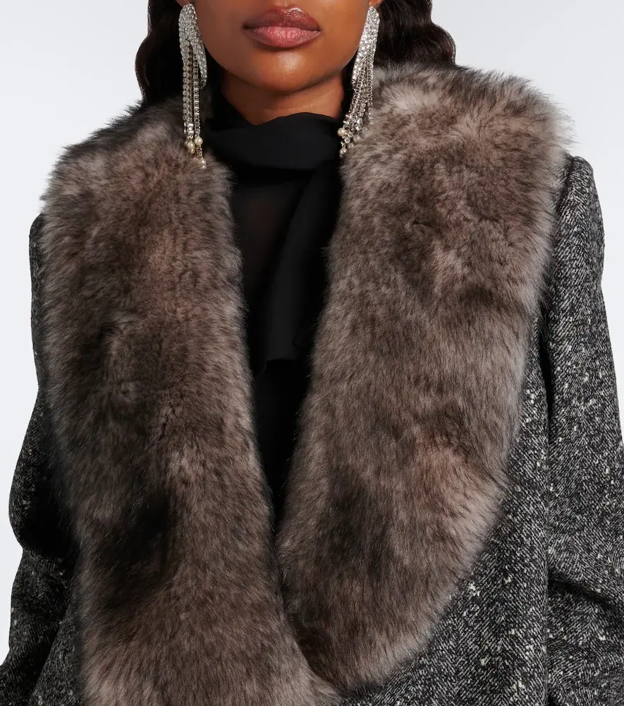 Valentino Garavani Shearling-trimmed wool-blend bouclé blazer | Thumbnail 5 Valentino Garavani Shearling-trimmed wool-blend bouclé blazer | Thumbnail 5