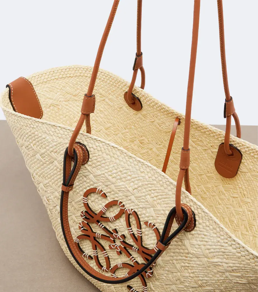 Loewe Anagram Medium leather-trimmed basket bag | Thumbnail 2