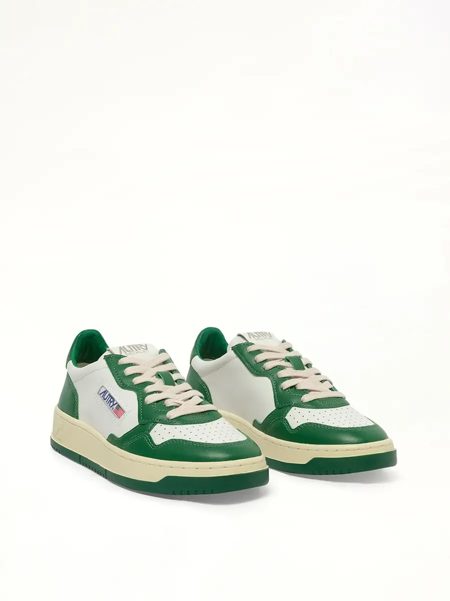Autry Medalist Low Bicolour Sneakers in White/green | Thumbnail 3