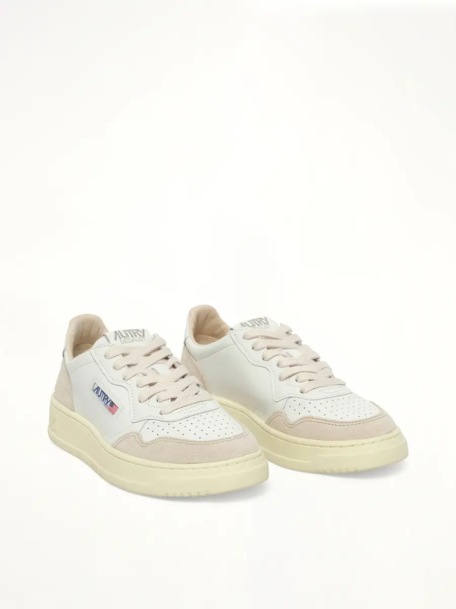 Autry Medalist Low Sneakers | Thumbnail 3 Autry Medalist Low Sneakers | Thumbnail 3