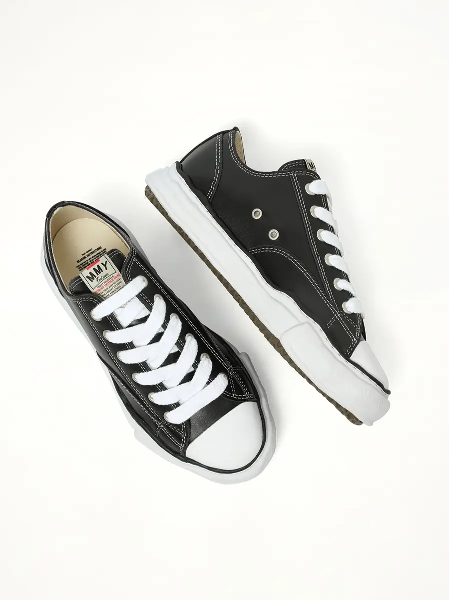 Maison MIHARA YASUHIRO Peterson OG Leather Low Sneaker in Black/white | Thumbnail 2