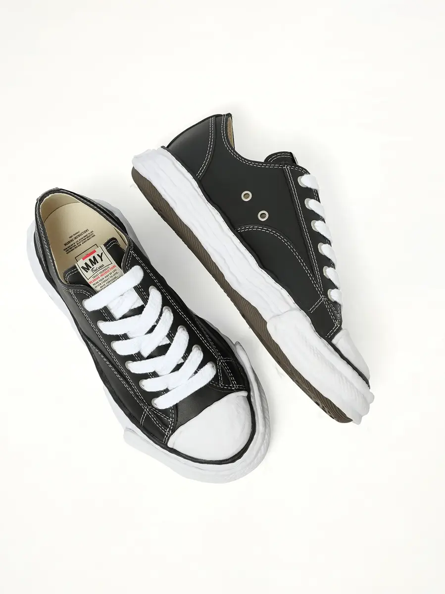 Maison MIHARA YASUHIRO Peterson 23 OG Low Leather Sneaker in Black/white | Thumbnail 2