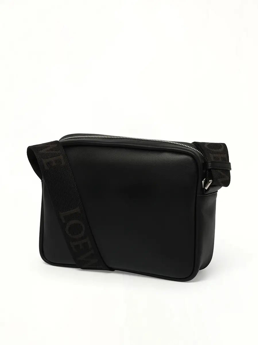 Loewe Pebble Messenger Medium | Thumbnail 2 Loewe Pebble Messenger Medium | Thumbnail 2