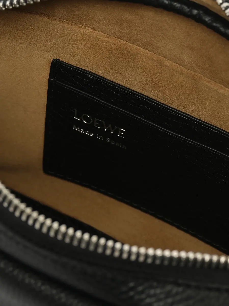 Loewe Calfskin Pebble Messenger Small | Thumbnail 5 Loewe Calfskin Pebble Messenger Small | Thumbnail 5