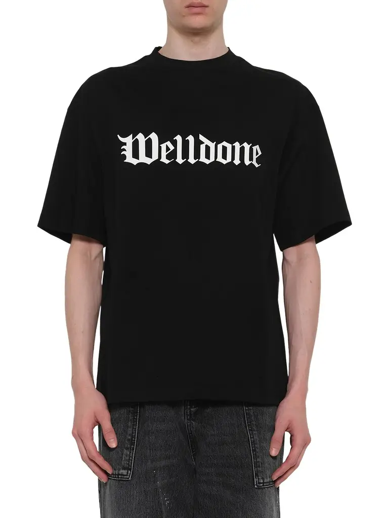 We11Done Gothic Logo Short-sleeved T-shirt