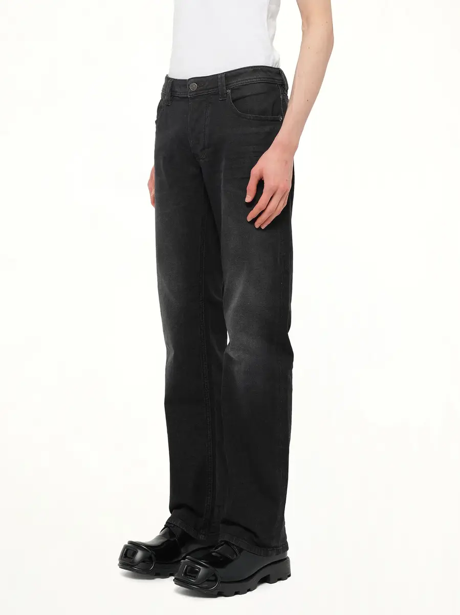 Diesel 1985 Larkee Straight Jeans | Thumbnail 2
