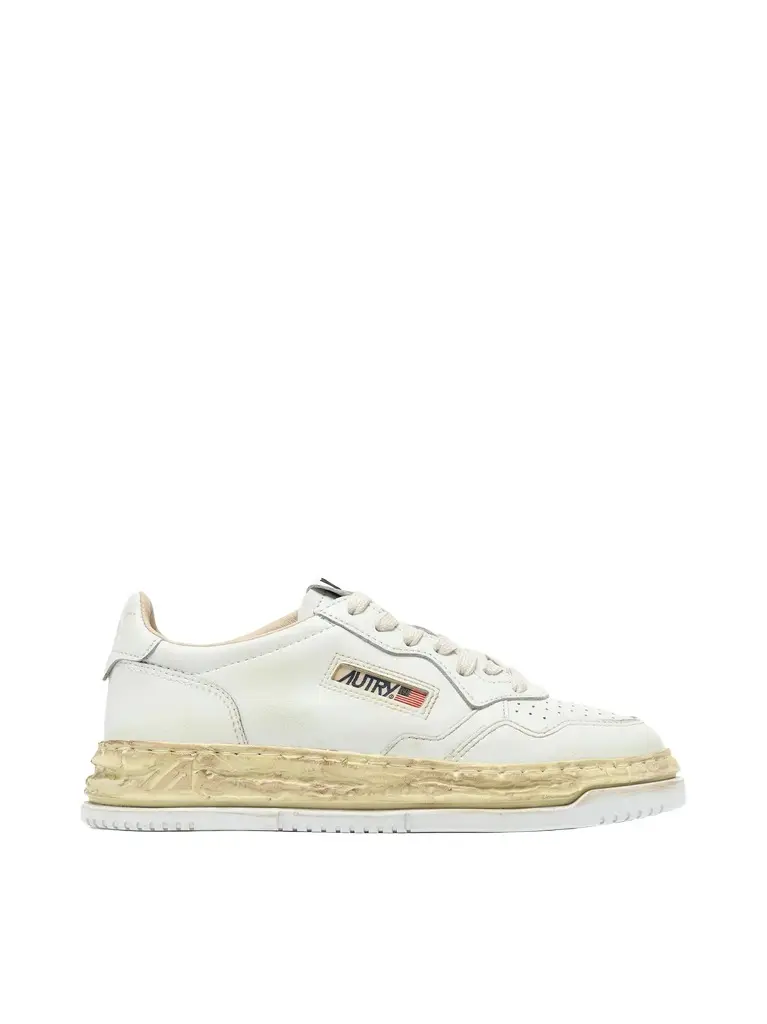 Autry Mmy Super Vintage Low Sneaker | Image 1 Autry Mmy Super Vintage Low Sneaker | Image 1