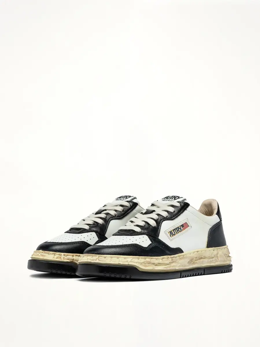Autry Mmy Super Vintage Low Sneaker in White/black | Thumbnail 3 Autry Mmy Super Vintage Low Sneaker in White/black | Thumbnail 3