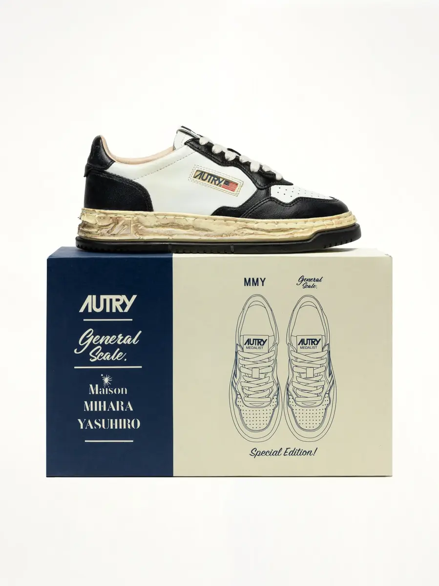 Autry Mmy Super Vintage Low Sneaker in White/black | Thumbnail 7 Autry Mmy Super Vintage Low Sneaker in White/black | Thumbnail 7