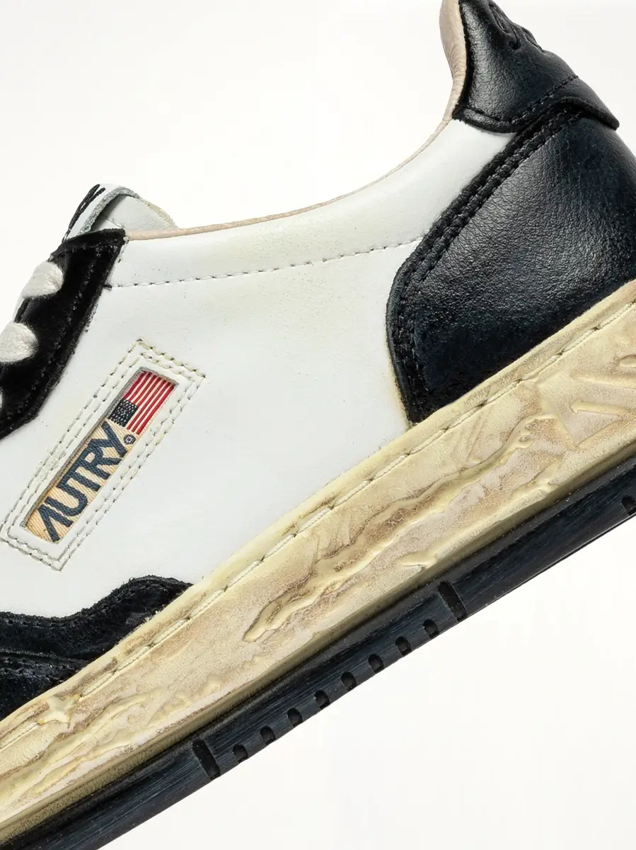 Autry Mmy Super Vintage Low Sneaker in White/black | Thumbnail 2 Autry Mmy Super Vintage Low Sneaker in White/black | Thumbnail 2