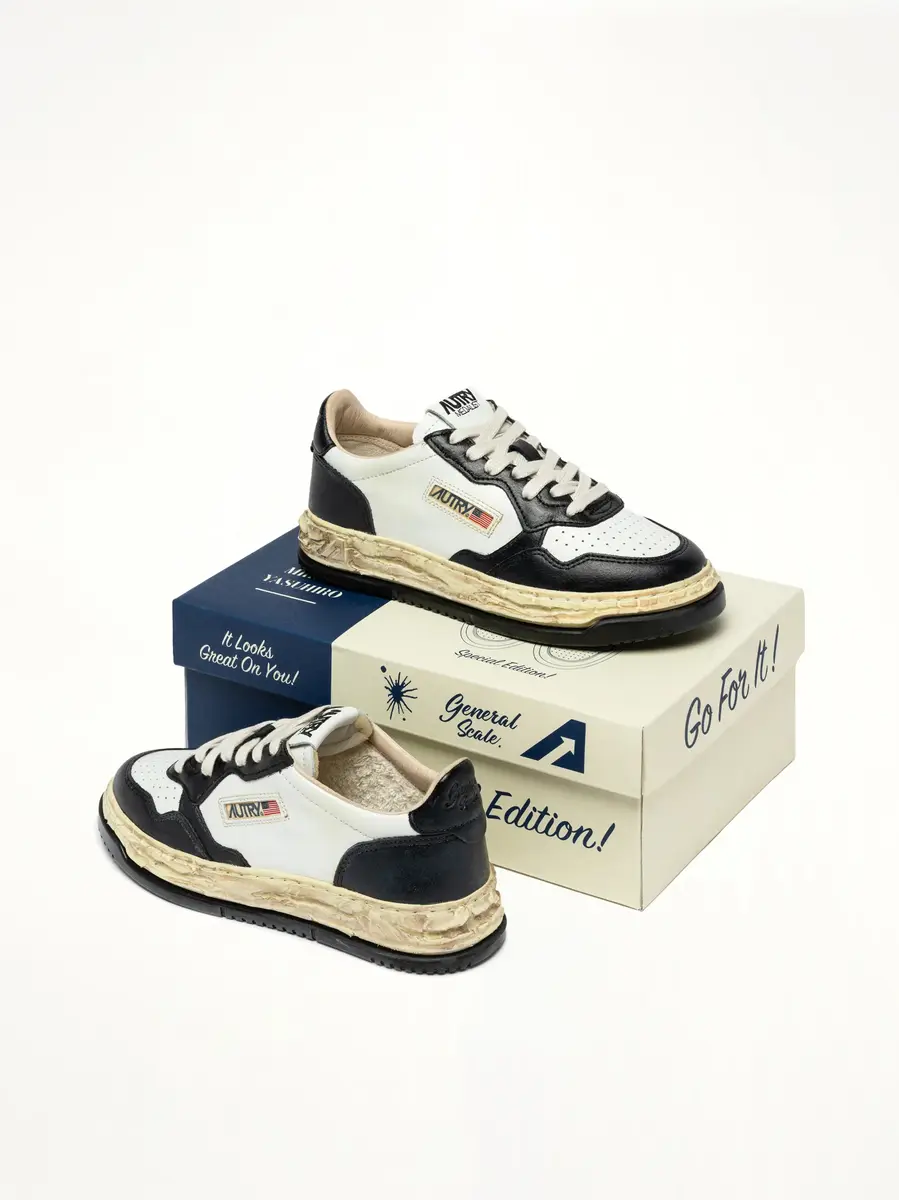 Autry Mmy Super Vintage Low Sneaker in White/black | Thumbnail 4 Autry Mmy Super Vintage Low Sneaker in White/black | Thumbnail 4