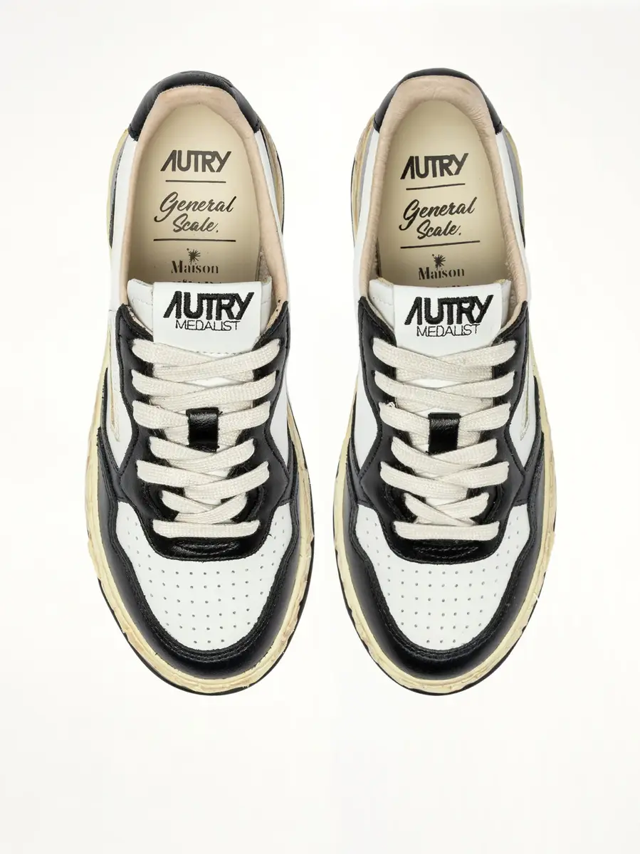 Autry Mmy Super Vintage Low Sneaker in White/black | Thumbnail 6 Autry Mmy Super Vintage Low Sneaker in White/black | Thumbnail 6