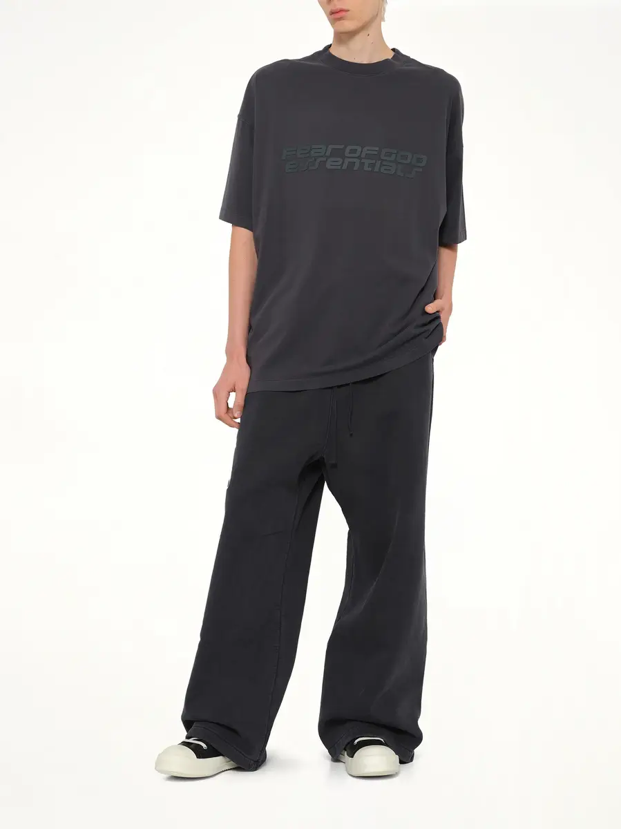 Fear of God Essentials "26" T-shirt in Vintage Black | Thumbnail 4 Fear of God Essentials "26" T-shirt in Vintage Black | Thumbnail 4