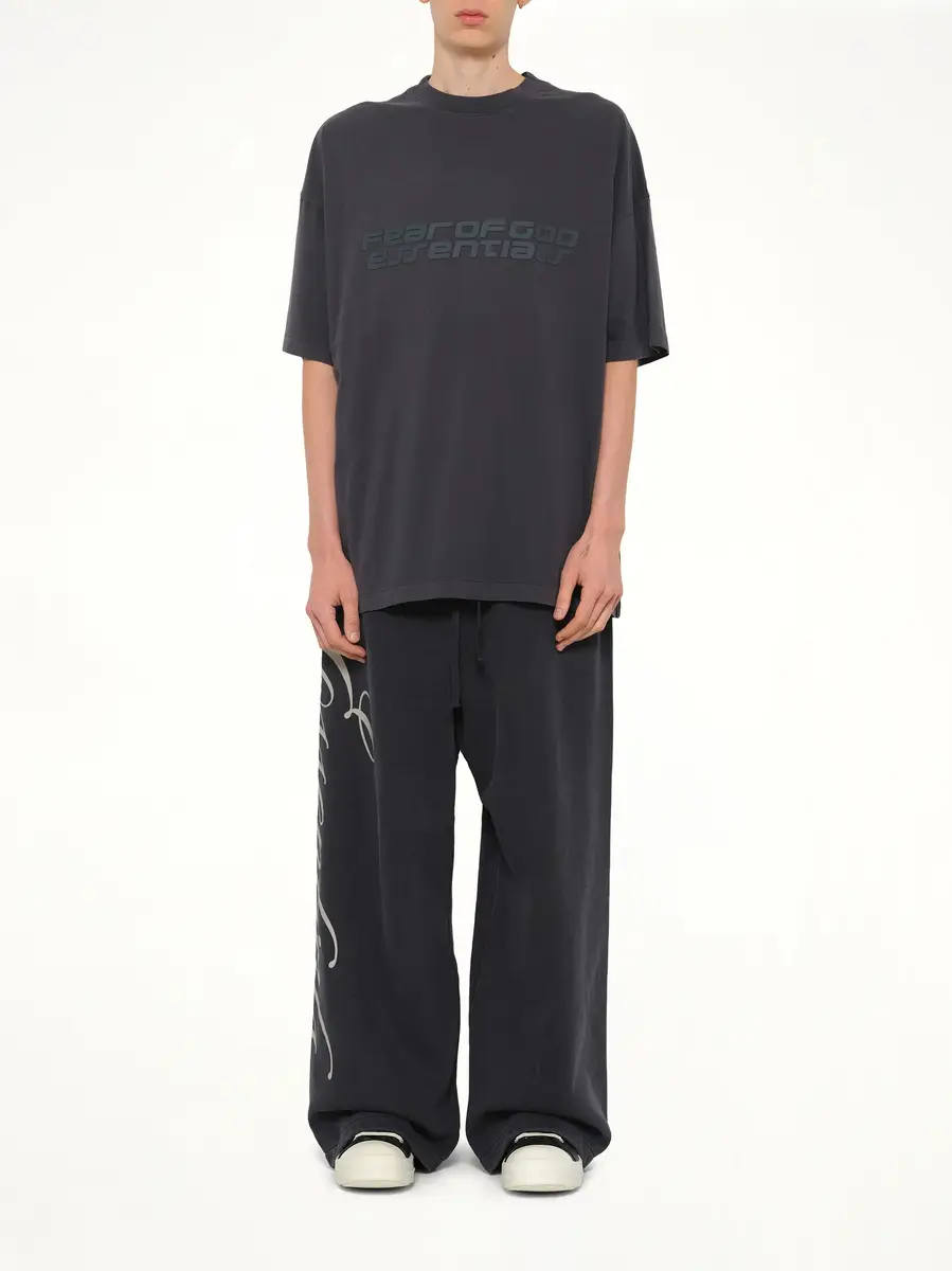Fear of God Essentials "26" T-shirt in Vintage Black | Thumbnail 7 Fear of God Essentials "26" T-shirt in Vintage Black | Thumbnail 7