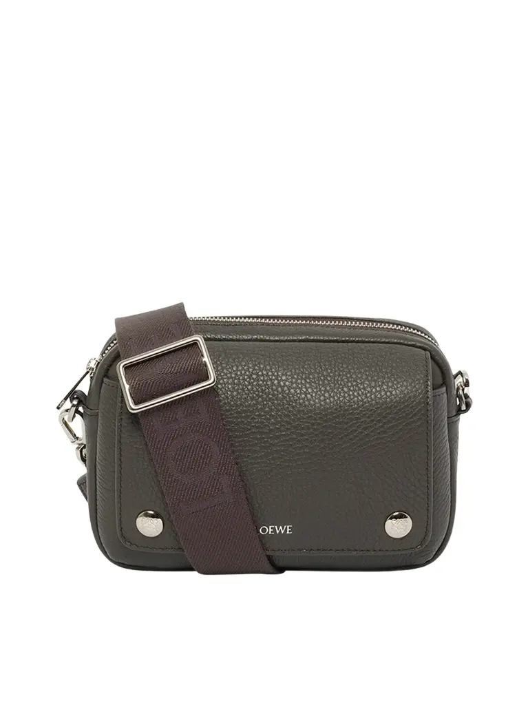 Loewe Pebble Messenger Small | Image 1 Loewe Pebble Messenger Small | Image 1