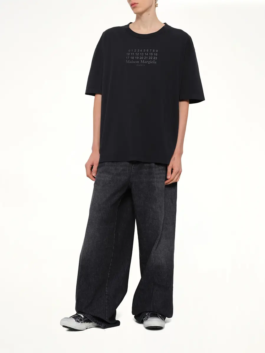 Maison Margiela Maison Margiela Logo T-shirt in Washed Black | Thumbnail 4 Maison Margiela Maison Margiela Logo T-shirt in Washed Black | Thumbnail 4