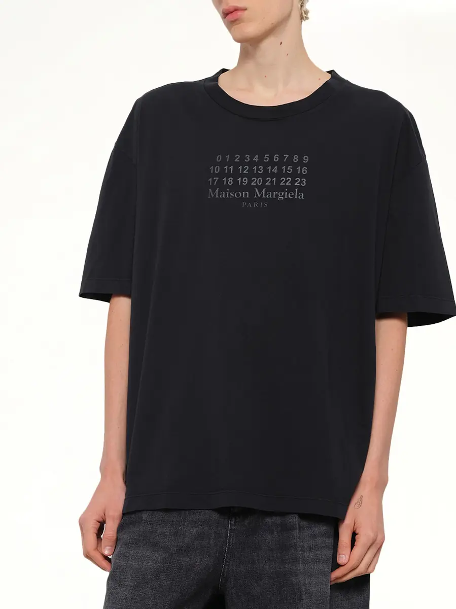 Maison Margiela Maison Margiela Logo T-shirt in Washed Black | Thumbnail 6 Maison Margiela Maison Margiela Logo T-shirt in Washed Black | Thumbnail 6