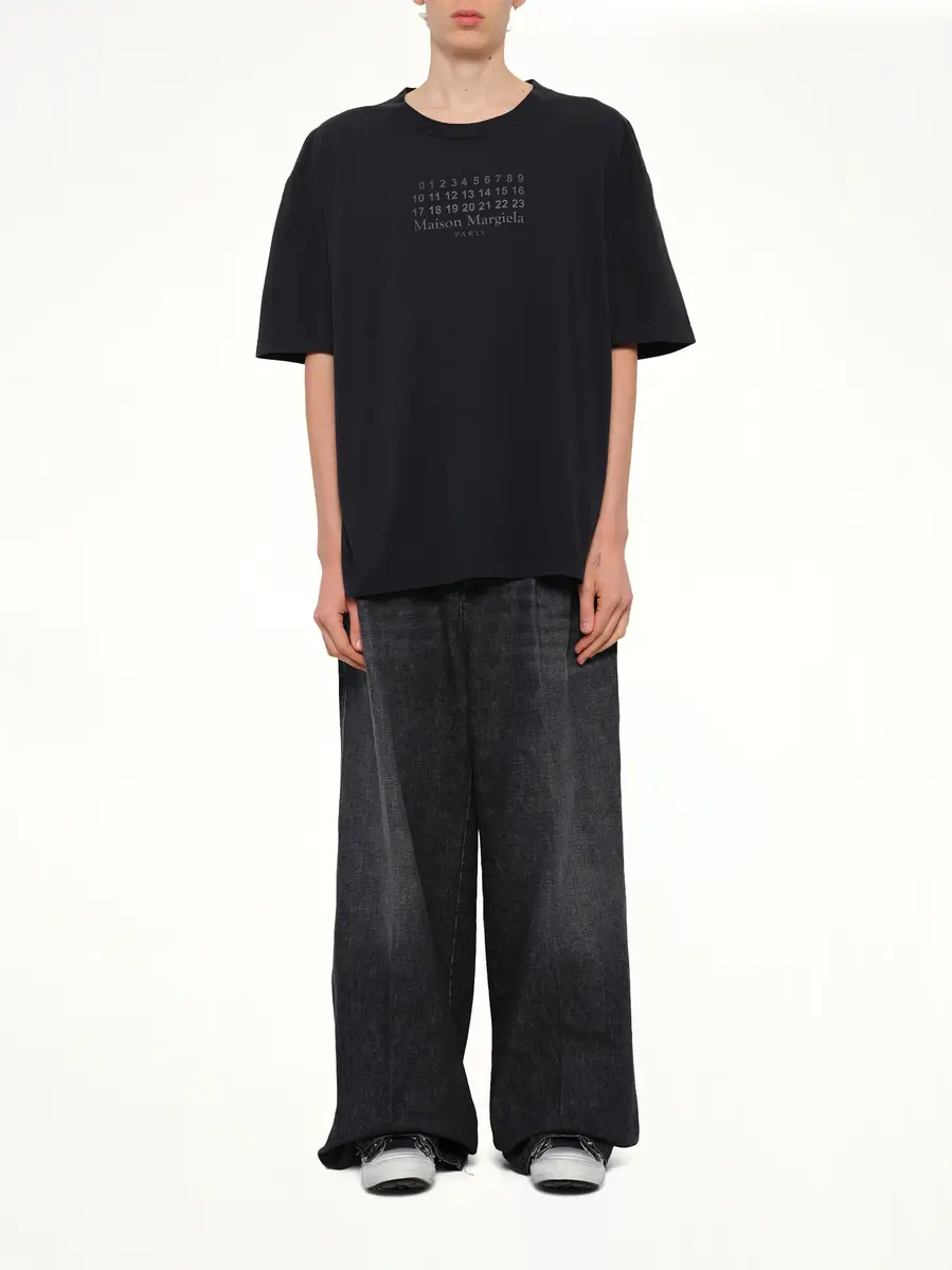 Maison Margiela Maison Margiela Logo T-shirt in Washed Black | Thumbnail 7 Maison Margiela Maison Margiela Logo T-shirt in Washed Black | Thumbnail 7