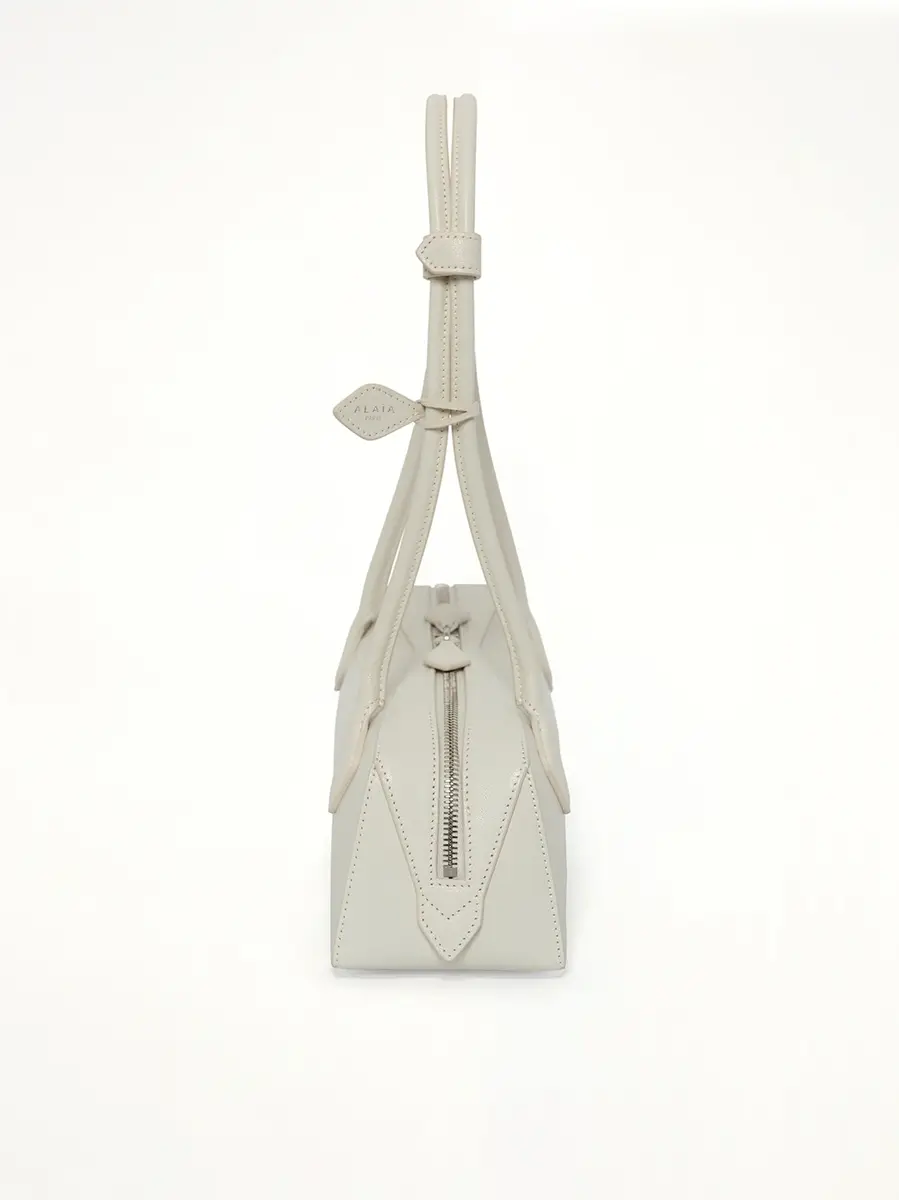 Alaïa Le Teckel Medium Bag in Ivory | Thumbnail 2 Alaïa Le Teckel Medium Bag in Ivory | Thumbnail 2