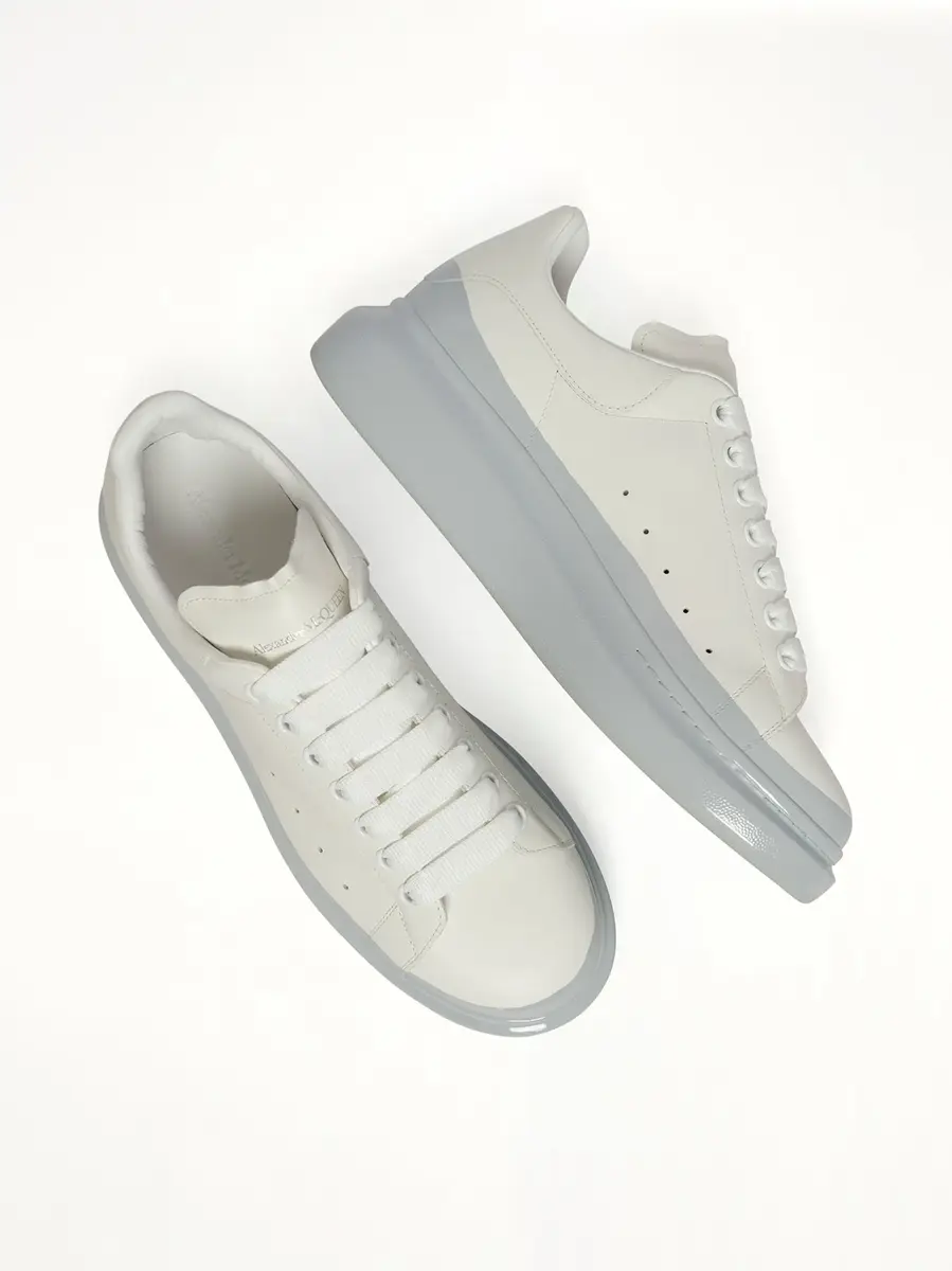 Alexander McQueen Larry Oversized Sneaker in White/ice Blue | Thumbnail 4