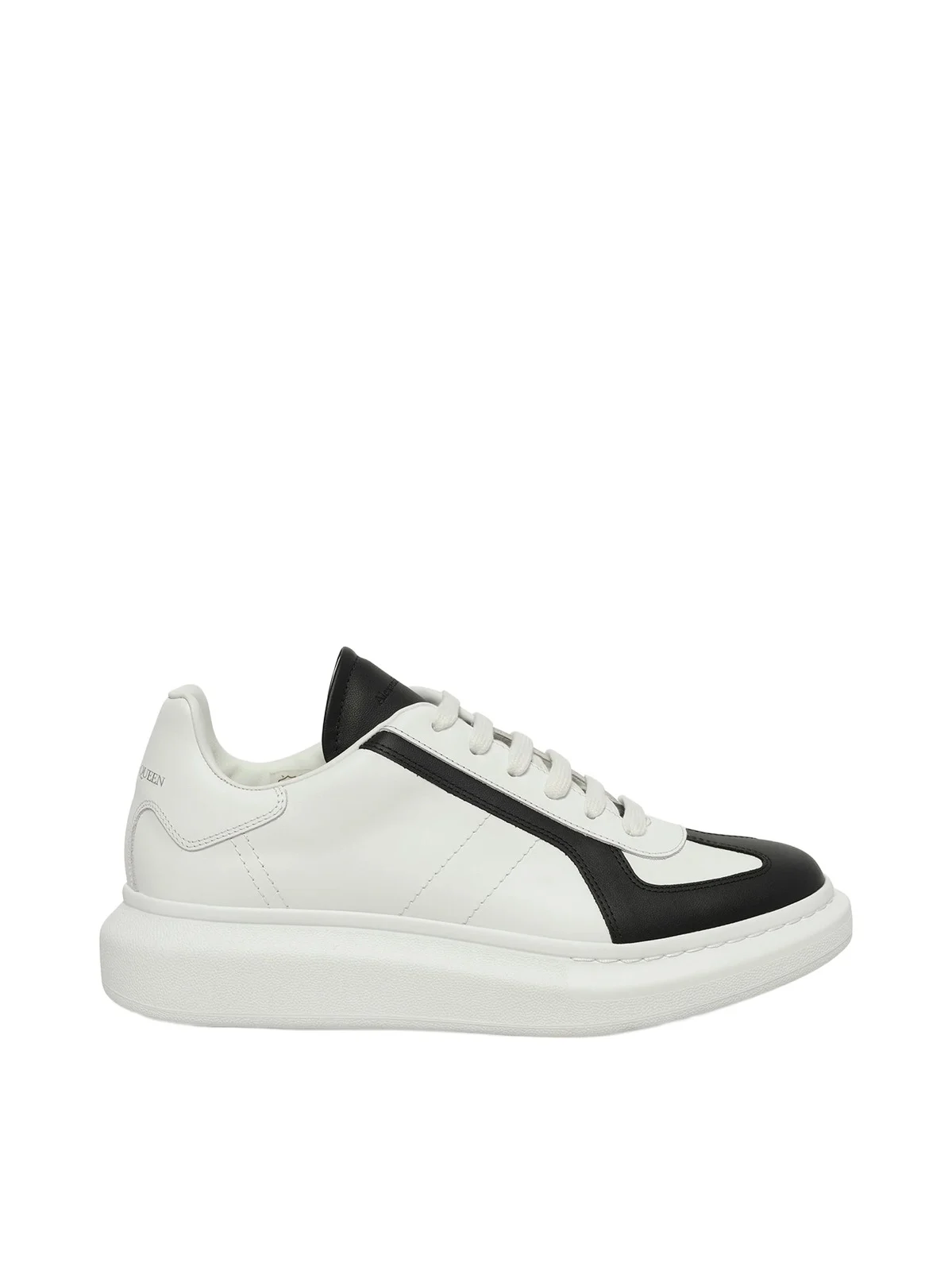 Larry Oversized Sneaker in White/black Larry Oversized Sneaker in White/black