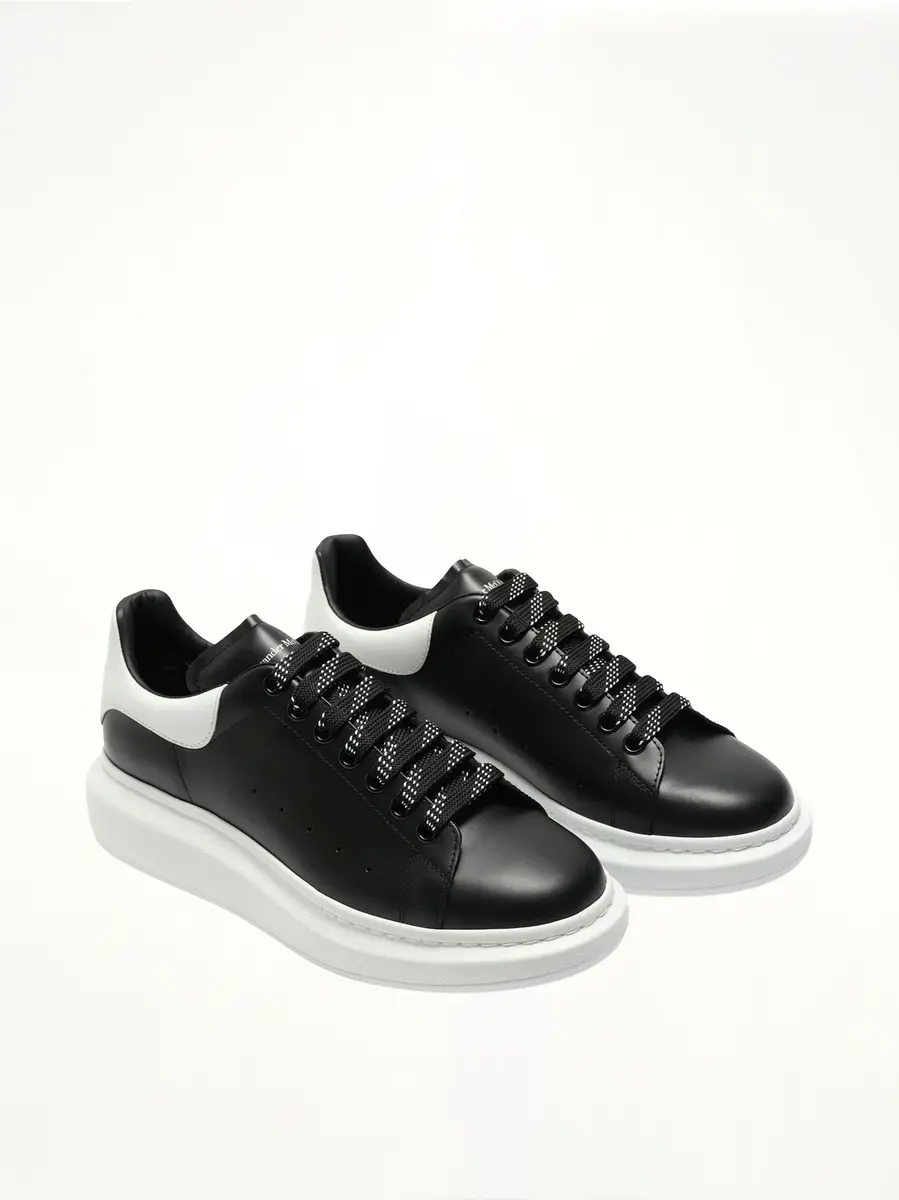 Alexander McQueen Larry Oversized Sneaker in Black/white | Thumbnail 3 Alexander McQueen Larry Oversized Sneaker in Black/white | Thumbnail 3