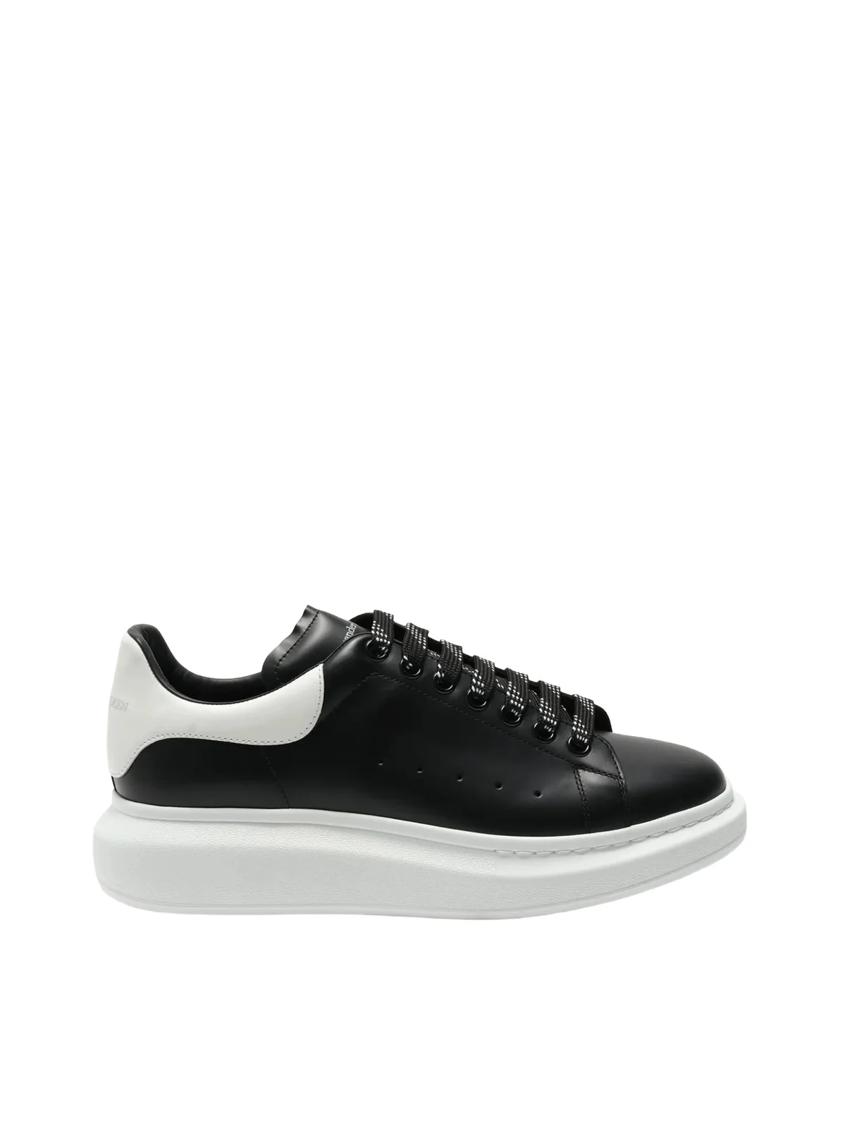 Larry Oversized Sneaker in Black/white Larry Oversized Sneaker in Black/white