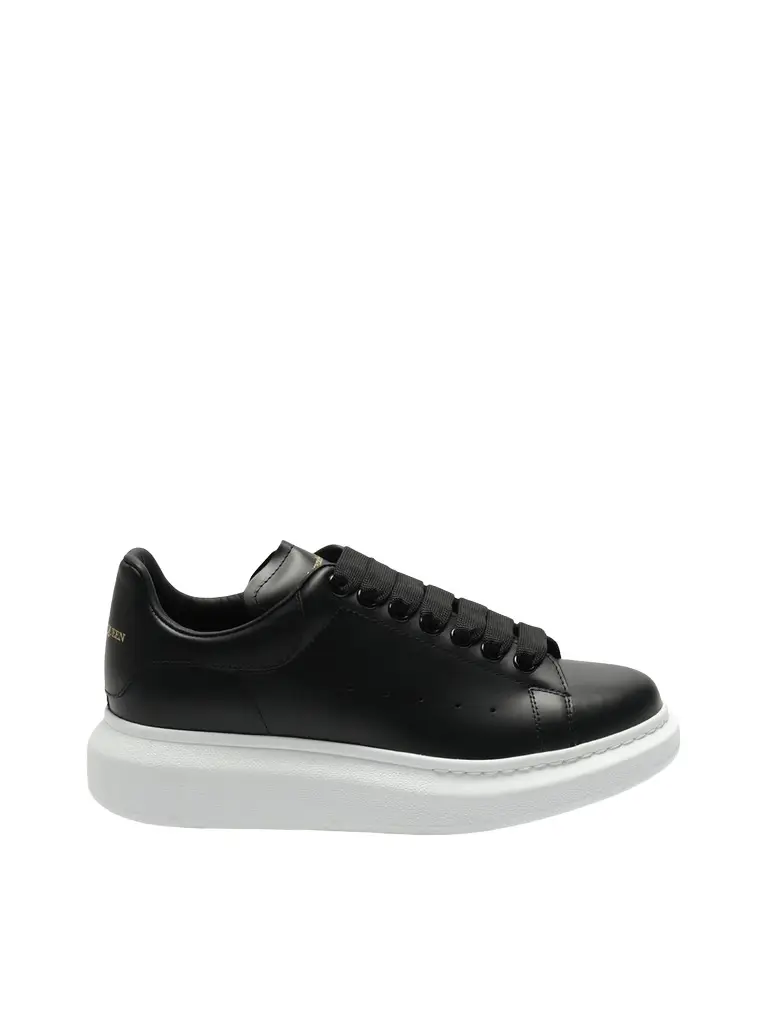 Alexander McQueen Larry Oversized Sneakers in Black/white