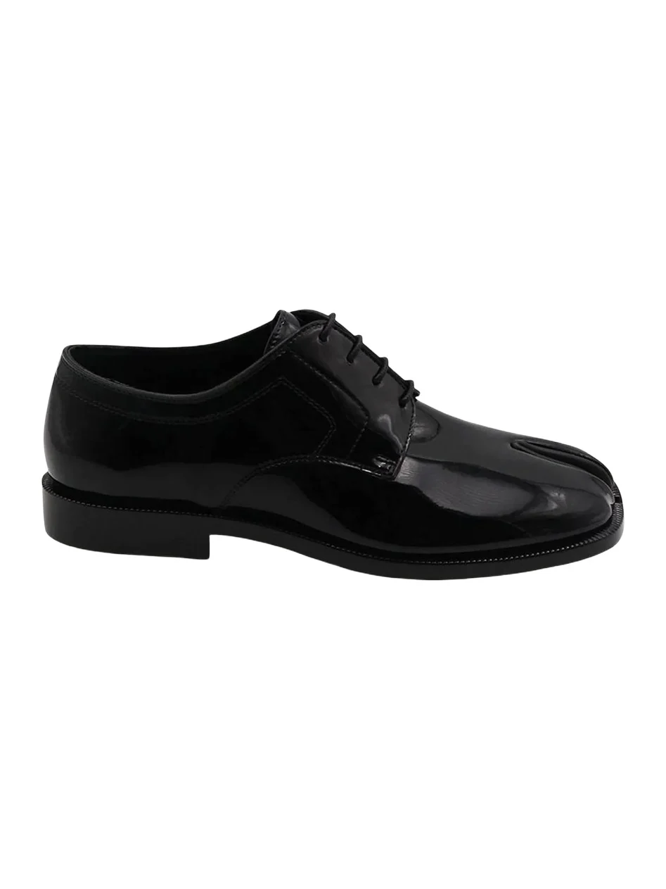 Maison Margiela Tabi Lace-ups Shoes in Shine Black