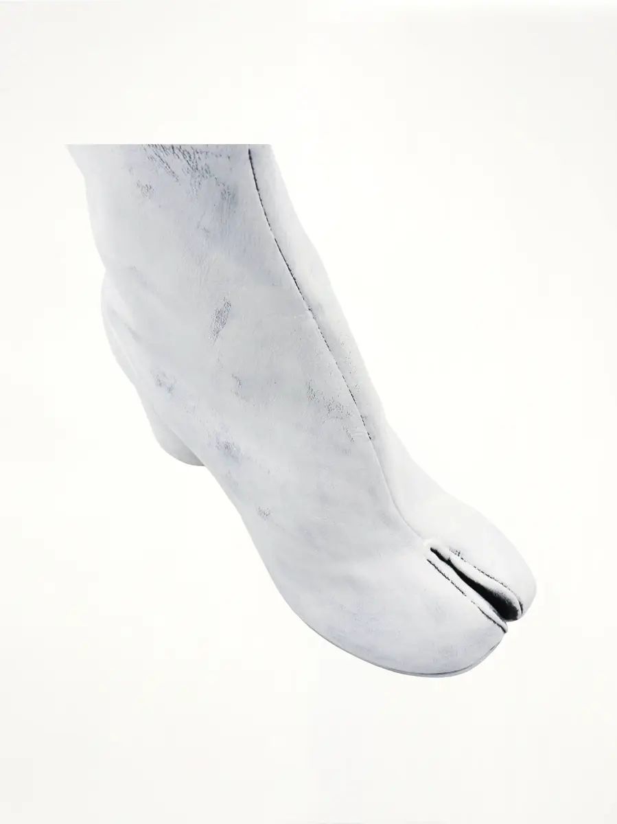 Maison Margiela Tabi Bianchetto Ankle Boots 8cm in White | Thumbnail 4 Maison Margiela Tabi Bianchetto Ankle Boots 8cm in White | Thumbnail 4