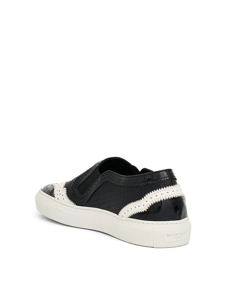 Givenchy Low Skate Sneaker in Black/white | Thumbnail 2