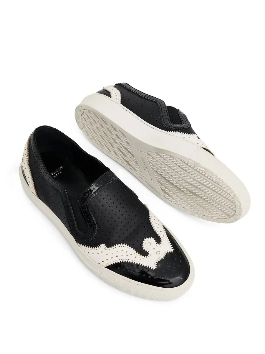 Givenchy Low Skate Sneaker in Black/white | Thumbnail 4